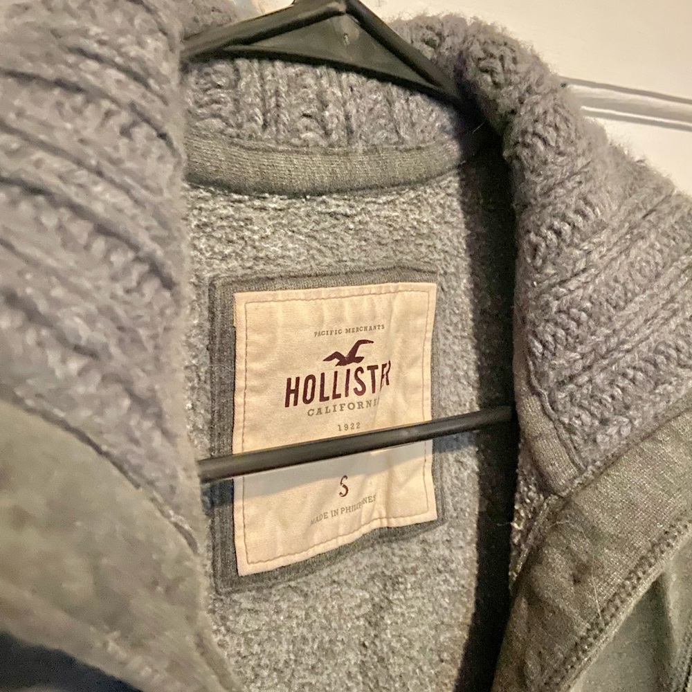 Hollister Cardigan